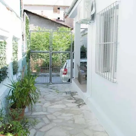 Hall House * Βόλος